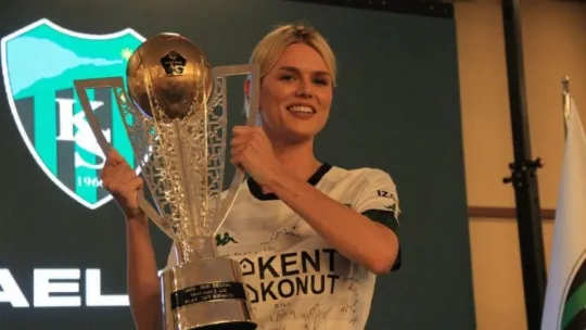 Kocaelispor'un yeni sezon forması tanıtıldı