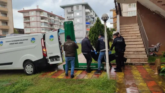 Kolonya içtiği iddia edilen 61 yaşındaki adam hayatını kaybetti