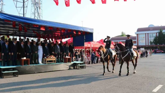 Komandoların gösterisiyle jandarma 186. yılını kutladı