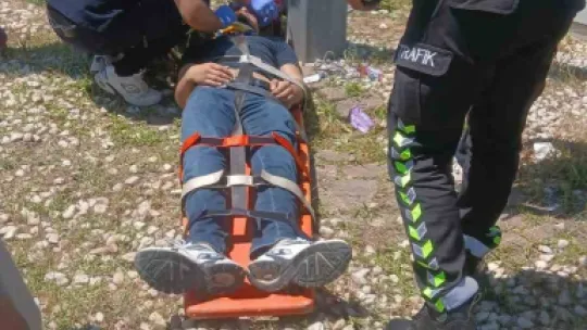 Kontrolden çıkan motosiklet kaza yaptı, sürücü yaralandı