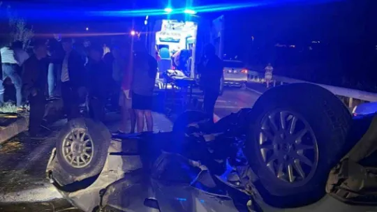 Kontrolden çıkan otomobil ters döndü: 2 yaralı