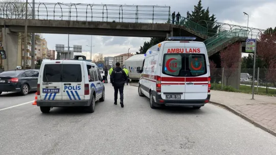 Üst geçide çarparak durabildi: 2 yaralı