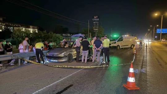 Kontrolünü kaybettiği otomobilde can verdi: Araçtaki alkol şişesi dikkat çekti