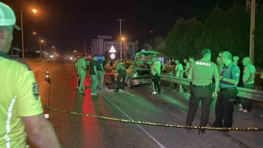 Kontrolünü kaybettiği otomobilde can verdi: Araçtaki alkol şişesi dikkat çekti
