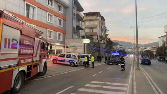 Köpeğe çarpmamak için manevra yapınca kaza yaptı
