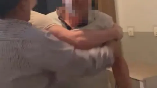 Köpeğe tekme iddiası ortalık karıştırdı: İki komşu birbirine girdi
