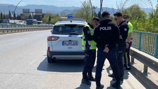 Cipe arkadan çarpan otomobil takla attı: 1 yaralı