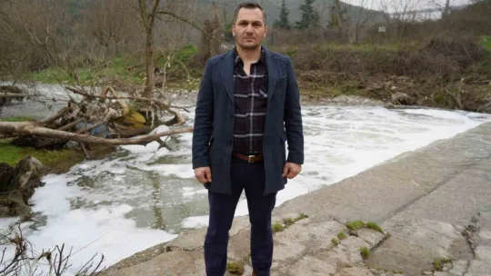 Köpüren dereden ağır kokular yükseliyor