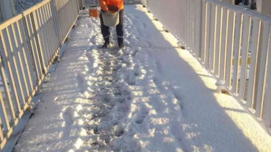 Körfez'de ekipler kar mesaisinde