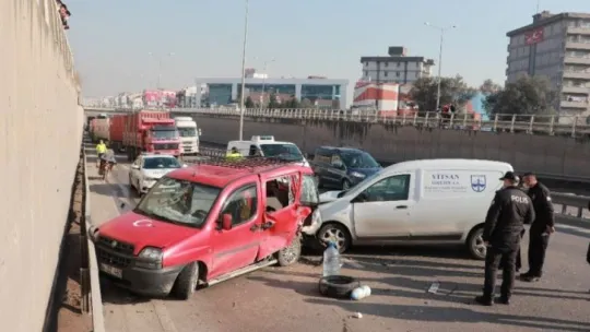 Körfez'de feci kaza: 1'i ağır 2 yaralı!