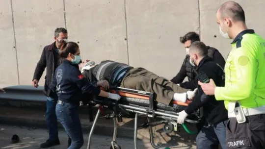 Körfez'de feci kaza: 1'i ağır 2 yaralı!