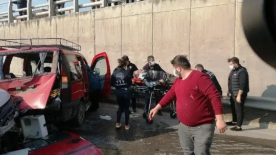 Körfez'de feci kaza: 1'i ağır 2 yaralı!