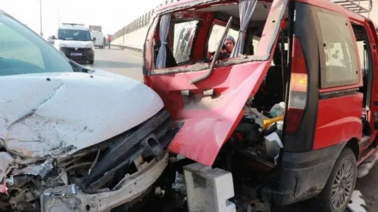 Körfez'de feci kaza: 1'i ağır 2 yaralı!