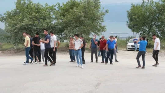 Körfez'de yolu kapattılar!