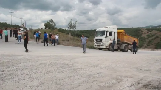 Körfez'de yolu kapattılar!