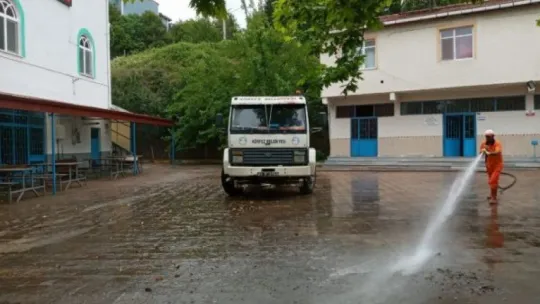 Körfez'de 70 camide cuma namazı hazırlığı yapıldı