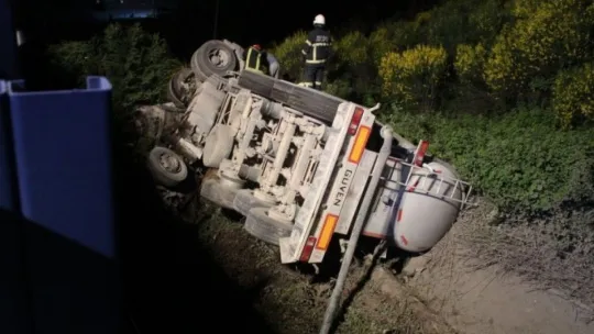 Körfez'de tanker şarampole yuvarlandı!