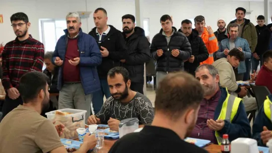 Körfezray şantiyesinde deprem şehitleri anıldı