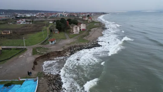 Korkutan kıyı erozyonu: Deniz 50 metre içeri girdi