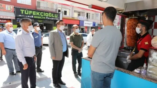 Korona virüse karşı farkındalık yürüyüşü