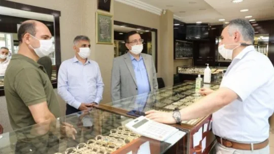 Korona virüse karşı farkındalık yürüyüşü