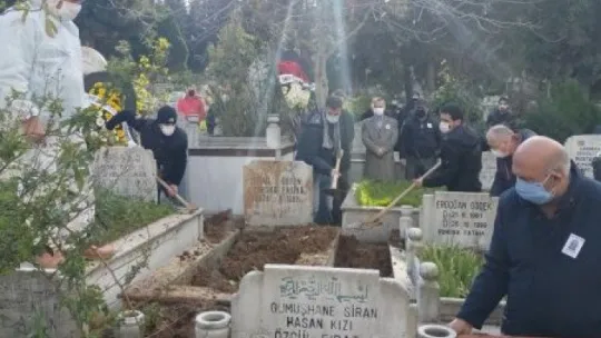 Koronaya yenik düşen polis memuru defnedildi!
