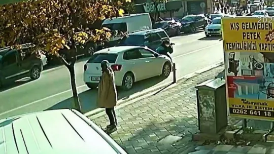 Koşarak karşıya geçmek isterken canından oluyordu