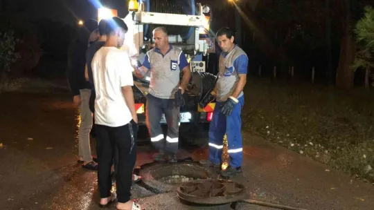 Kötü koku İzmit'te ekipleri harekete geçirdi