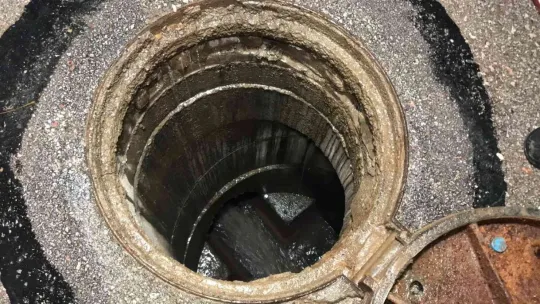 Kötü koku İzmit'te ekipleri harekete geçirdi