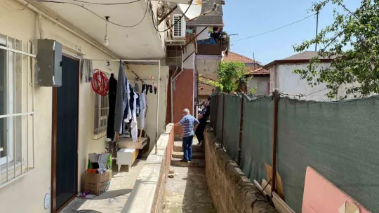 Kötü koku ihbarı yapılan dairede cansız bedeni bulundu