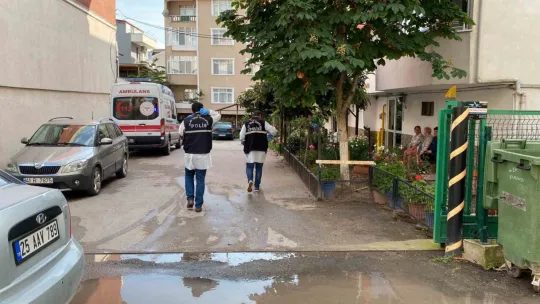 Kötü koku ihbarının yapıldığı evde ölü bulundu
