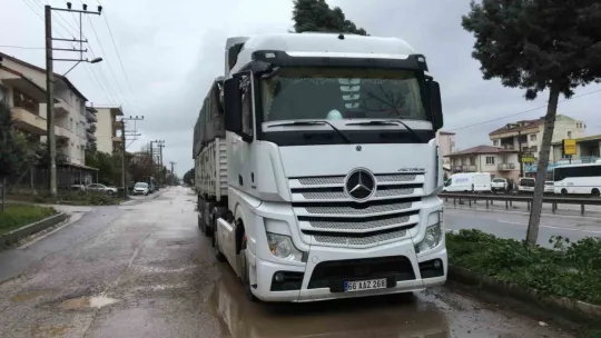Kovalamaca arbedeyle bitti: Polisin parmağı kırıldı
