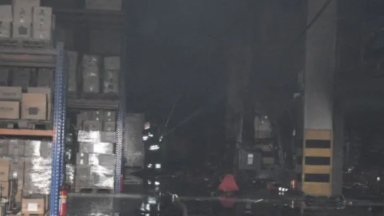 Kozmetik ürünleri fabrikasında korkutan yangın