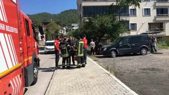 Krikonun boşalması sonucu aracın altında kaldı