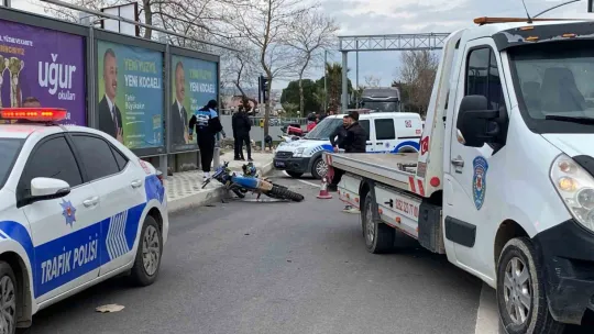 Kros motosiklet minibüs ile çarpıştı: 1 ağır yaralı
