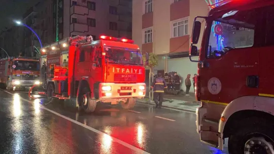 Kilolarca kumaşı kurtarabilmek için can havliyle çalıştılar