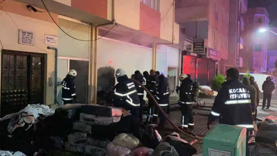 Kilolarca kumaşı kurtarabilmek için can havliyle çalıştılar