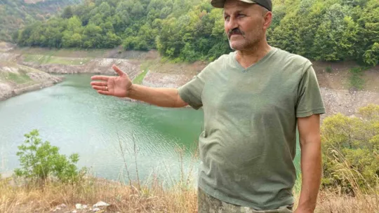 Kuraklık yetmedi, şimdi de çöplerle boğuşuyor