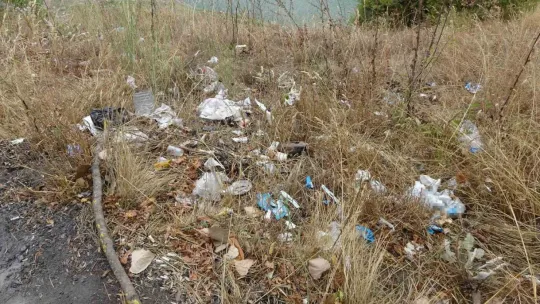 Kuraklık yetmedi, şimdi de çöplerle boğuşuyor