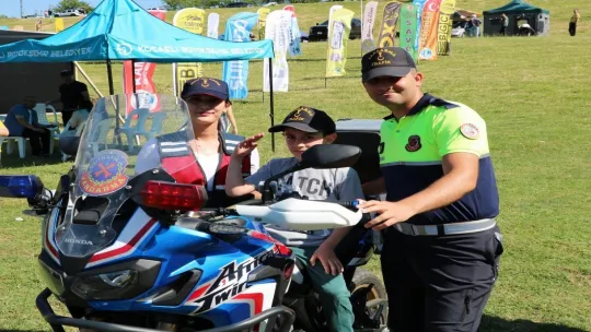 Kuruluş yıl dönümlerini çocuklarla kutladılar