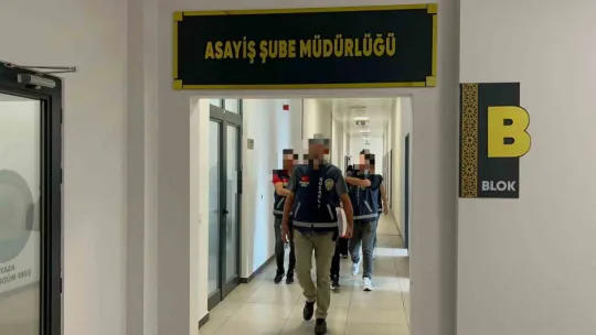 Kuyumcudan 560 bin TL'lik ziynet eşyası çaldılar