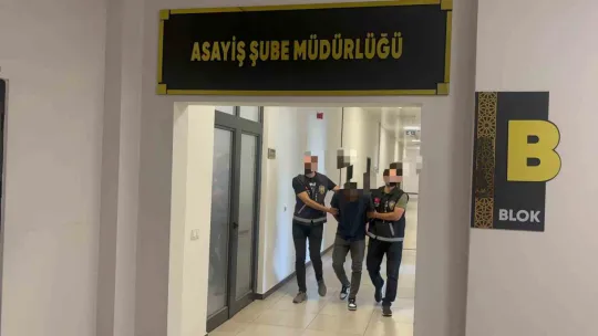 Kuzenini göğsünden bıçaklayarak öldürdü!