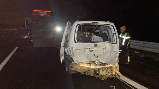 Seyir halindeki otomobile çarptı: 6 yaralı