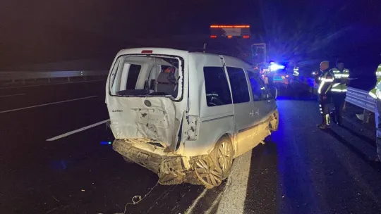 Seyir halindeki otomobile çarptı: 6 yaralı