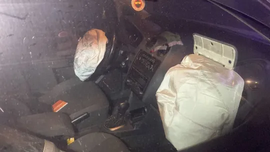 Seyir halindeki otomobile çarptı: 6 yaralı