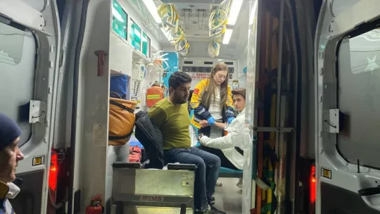 Seyir halindeki otomobile çarptı: 6 yaralı