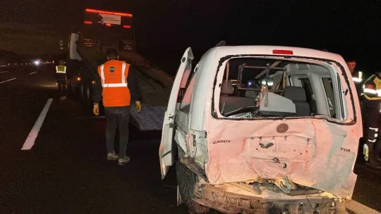 Seyir halindeki otomobile çarptı: 6 yaralı