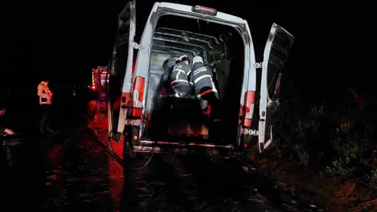 Kuzey Marmara Otoyolu'nda minibüs küle döndü