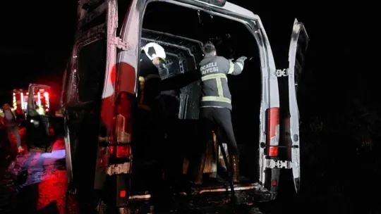 Kuzey Marmara Otoyolu'nda minibüs küle döndü