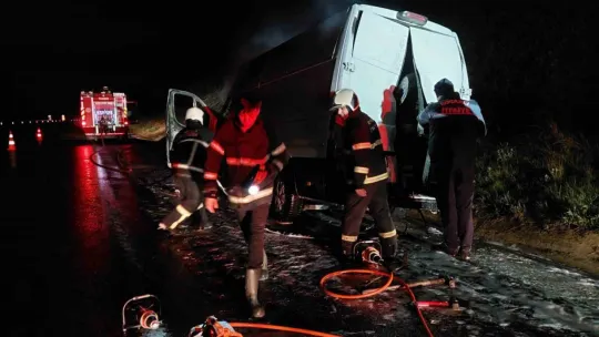 Kuzey Marmara Otoyolu'nda minibüs küle döndü